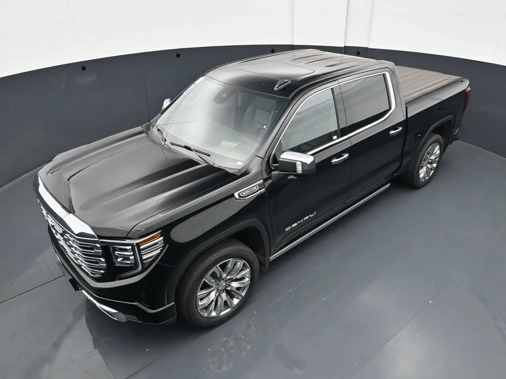 Used 2024 Onyx Black GMC Denali image 36