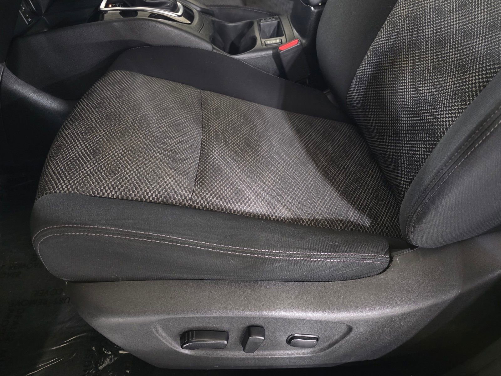 Used 2018  Nissan SV image 22