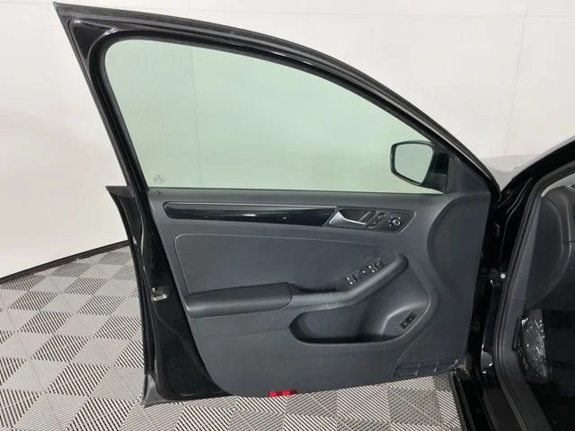 Used 2016 Black Uni Volkswagen 1.8T SEL image 12