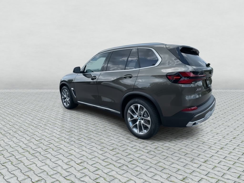 New 2026 Manhattan Green Metallic BMW xDrive50e image 6