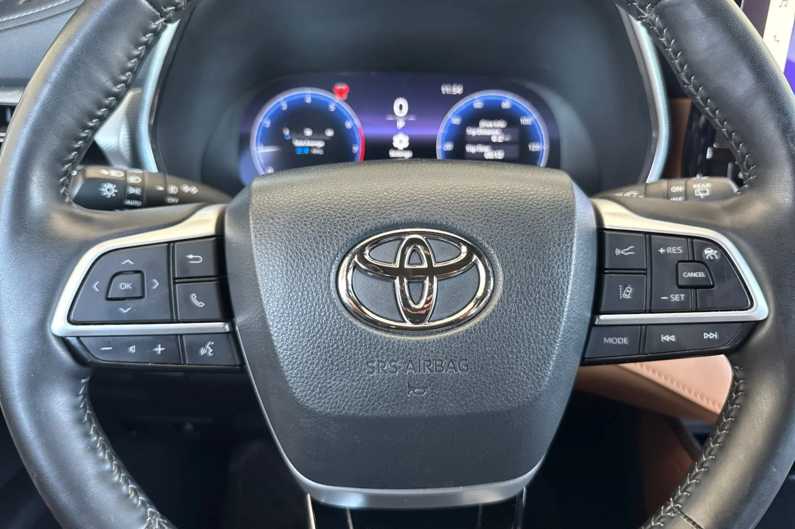 Used 2023 MIDNIGHT BLACK Toyota Platinum image 23