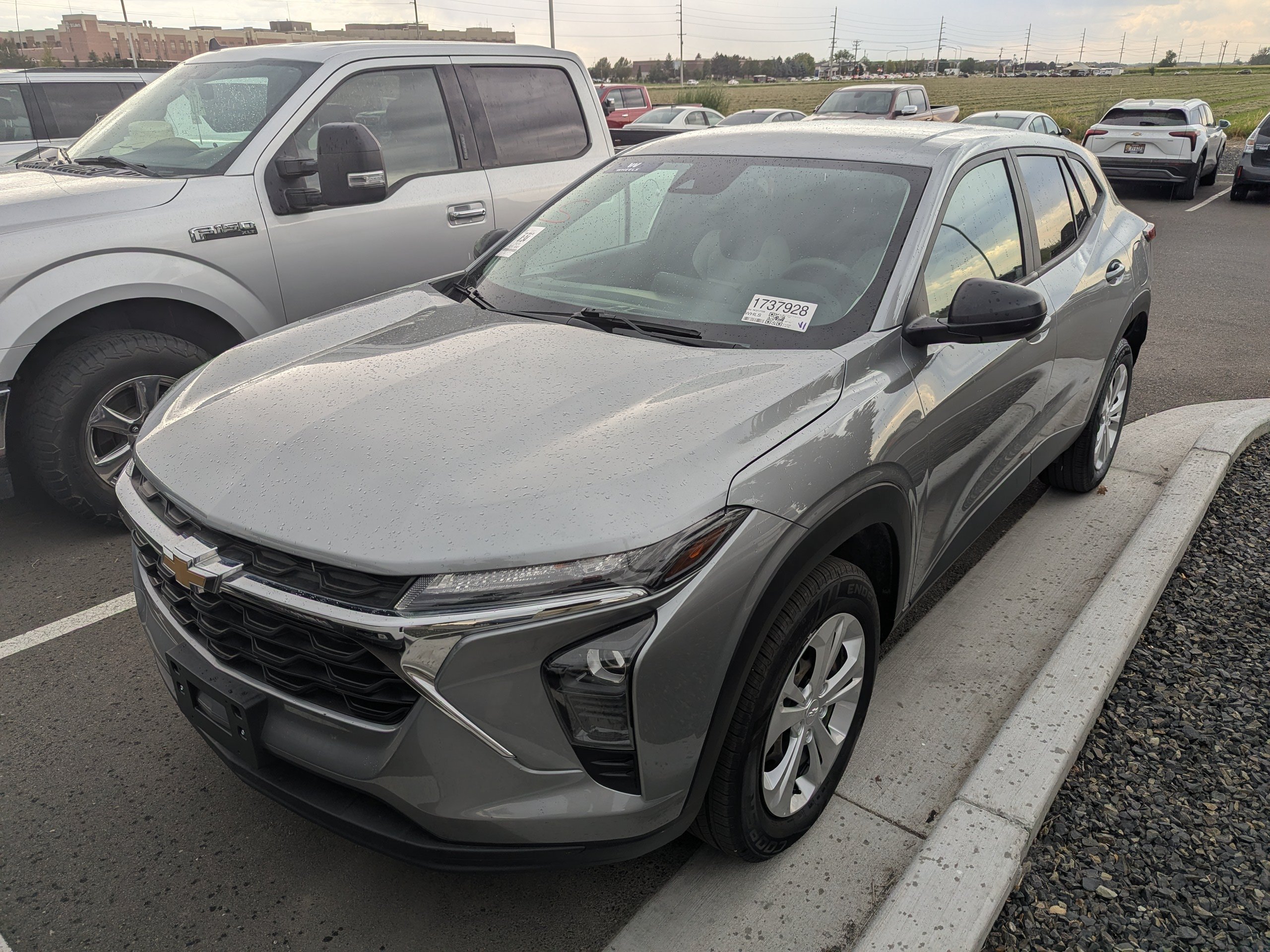 2024 Chevrolet Trax LS - Photo 7