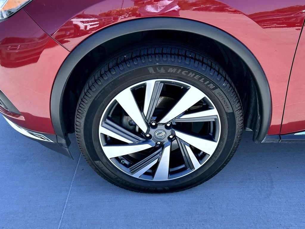 Used 2017 Red Nissan Platinum image 23