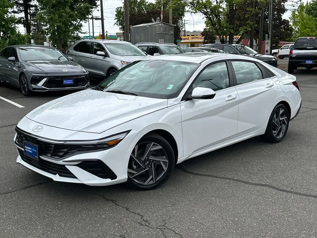 2025 Hyundai Elantra 2.0 Limited IVT's photo