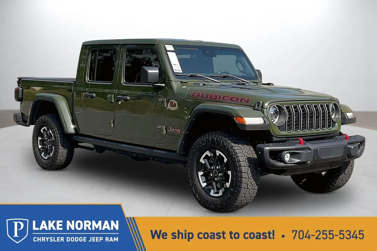 Used 2024 Green Jeep Rubicon image 1