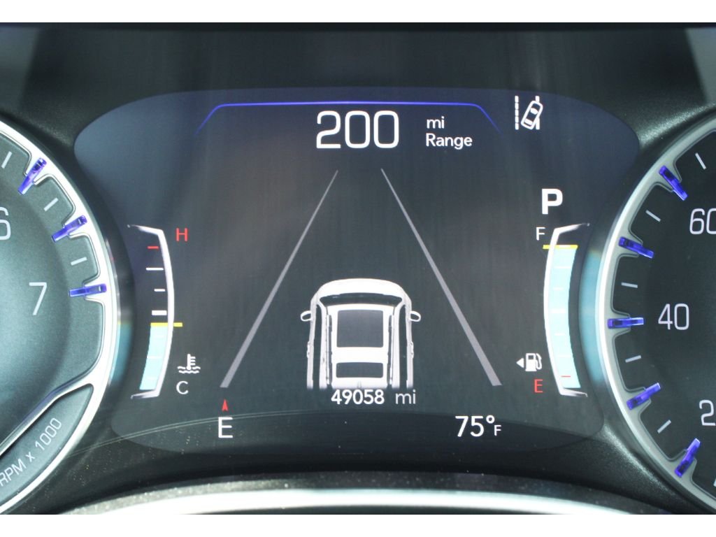 Used 2024 Silver Mist Clearcoat Chrysler Touring L image 6