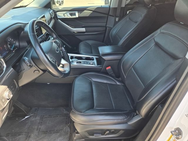 Used 2022 White Ford Limited image 11