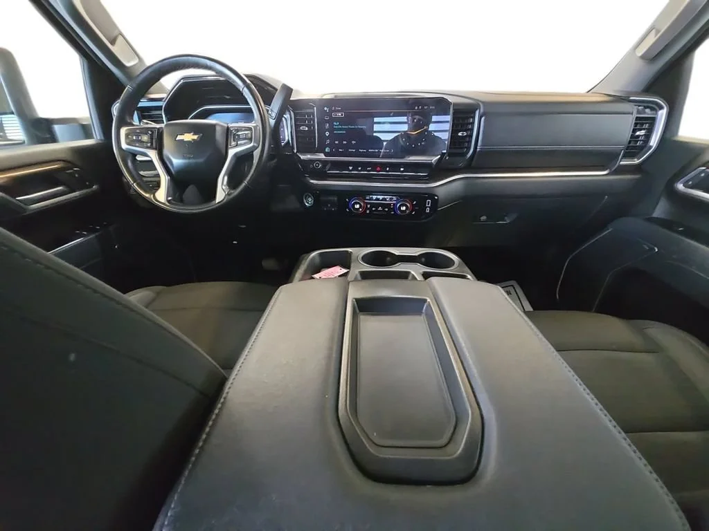 Used 2025 Summit White Chevrolet LT image 20