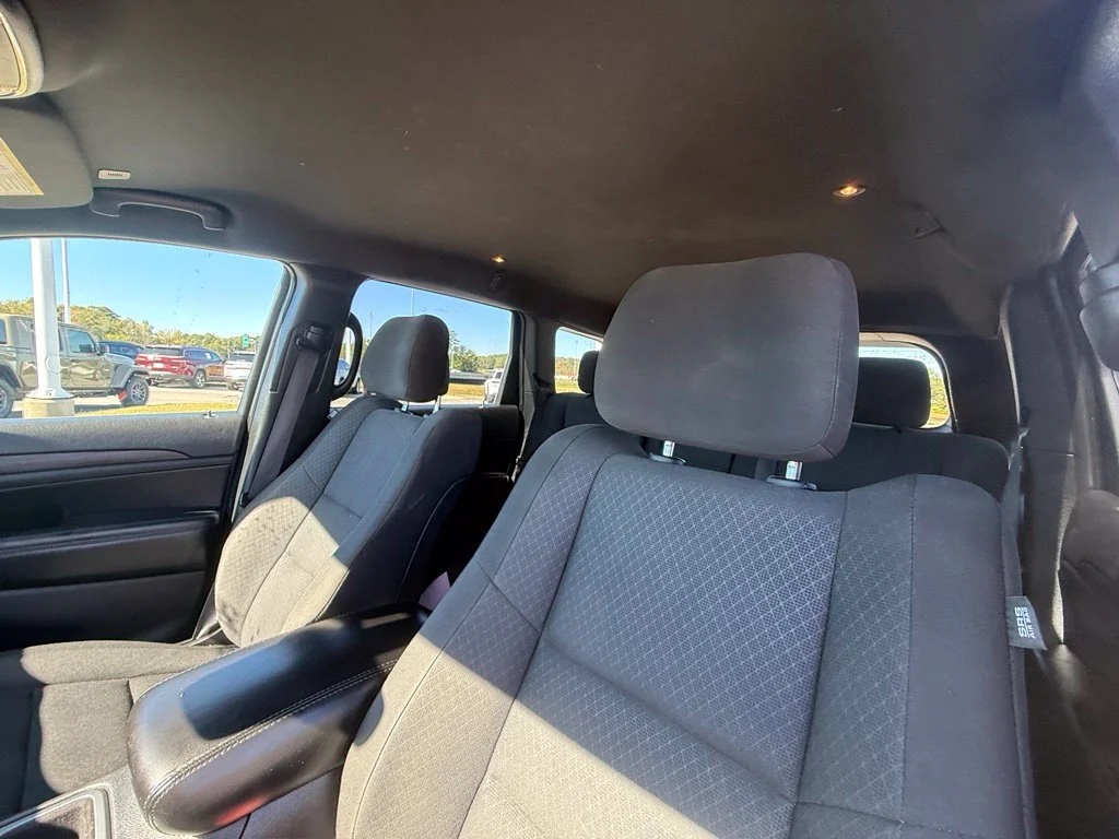 Used 2022 White Jeep Laredo E image 19