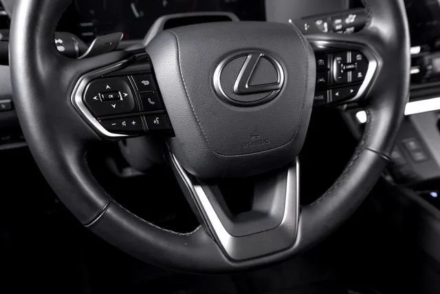 Used 2025 Incognito Lexus 550 Premium+ image 32