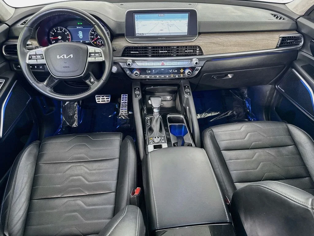Used 2022 White Kia SX image 24