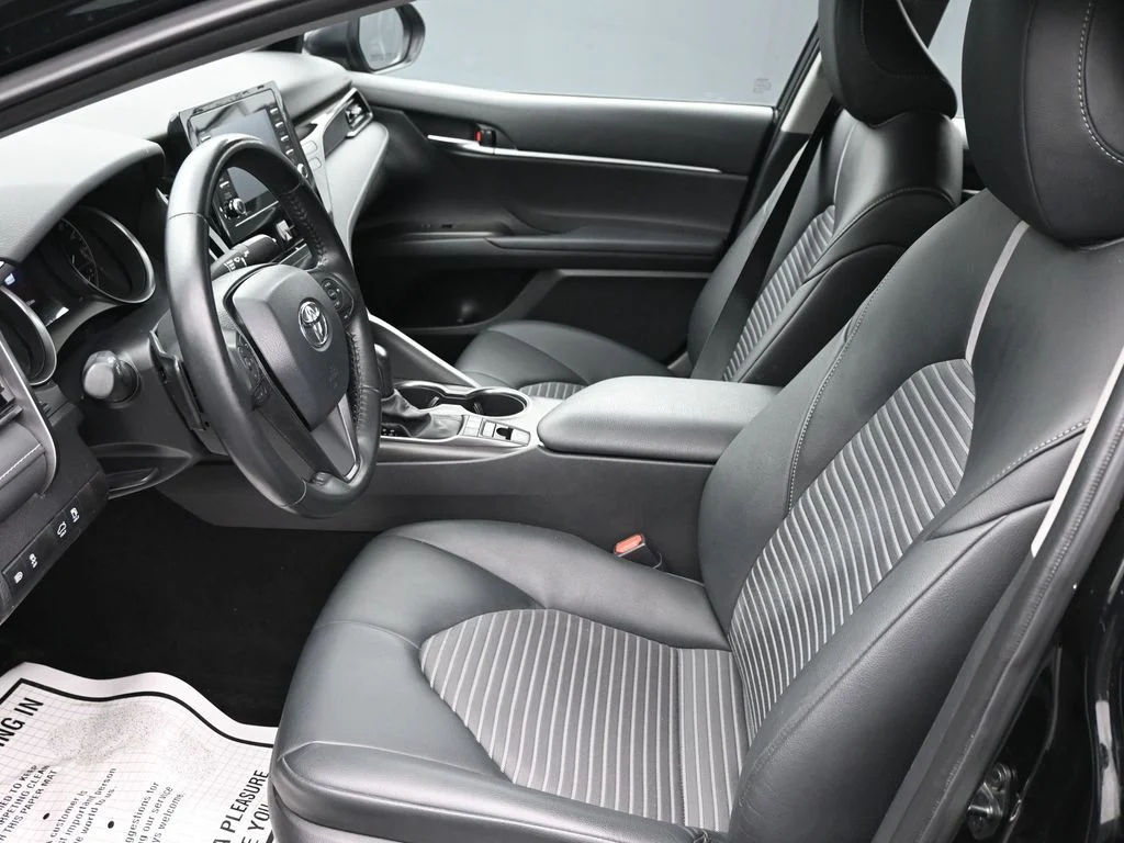Used 2022 Black Toyota SE Nightshade image 11