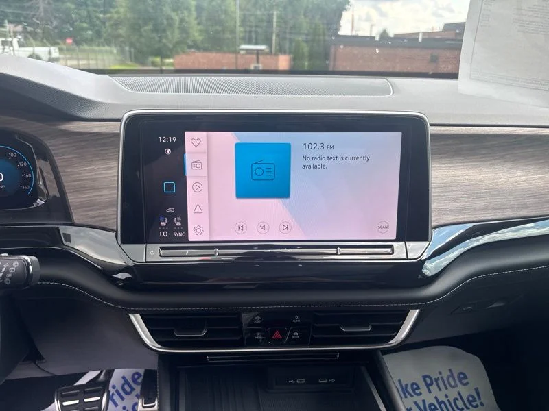 New 2026 White/off-white Volkswagen 2.0T SEL Premium R-Line image 39
