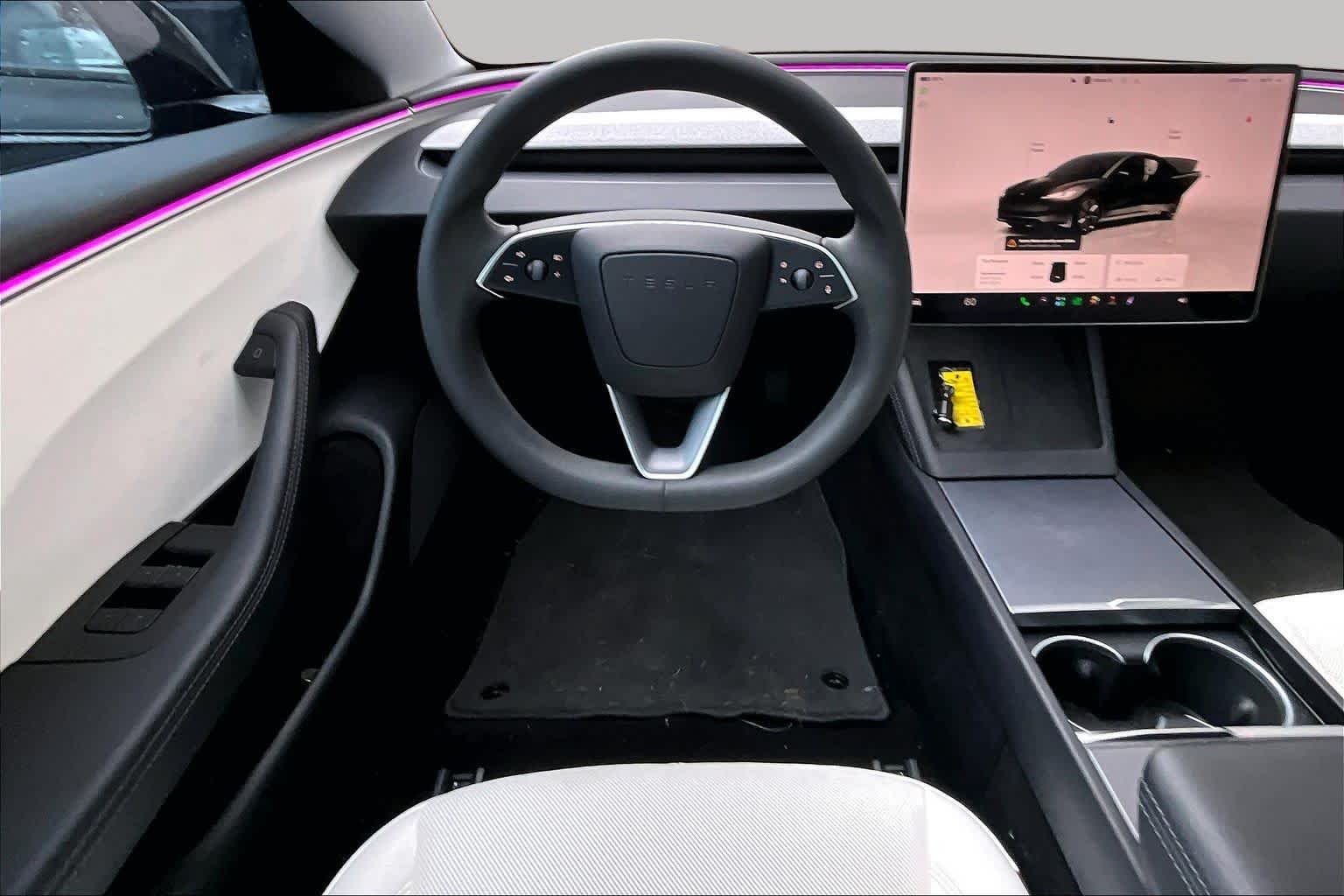 Used 2025  Tesla Long Range image 9