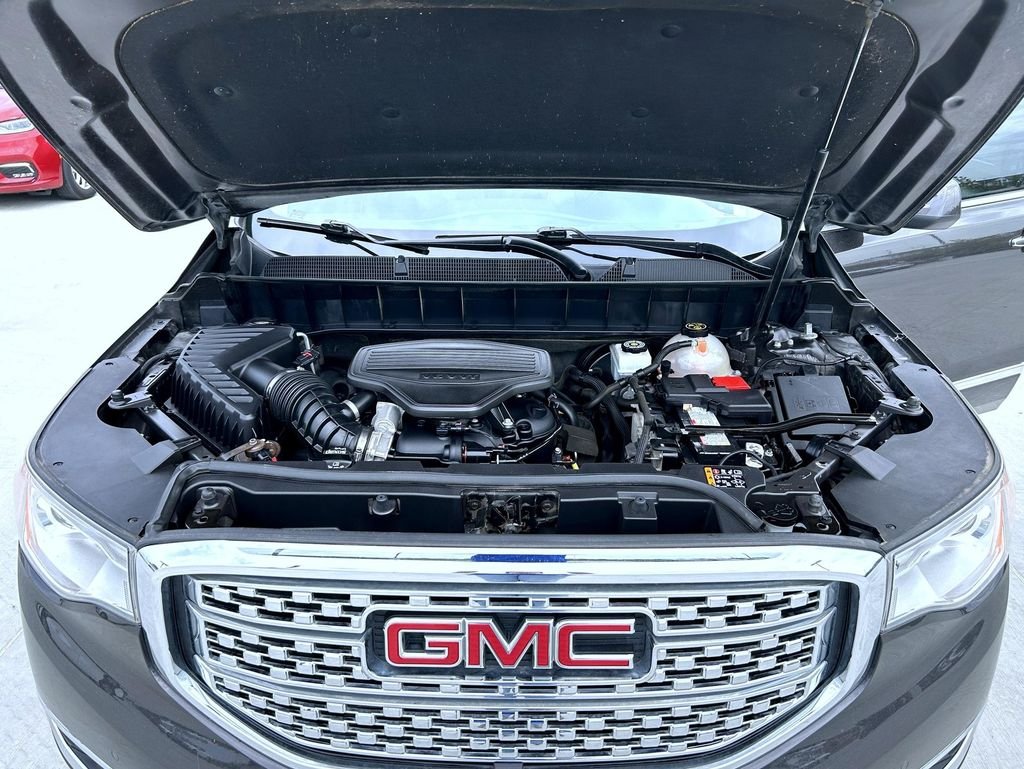 Used 2019 Silver GMC Denali image 27