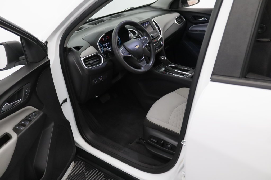 2020 Chevrolet Equinox LS - Photo 17