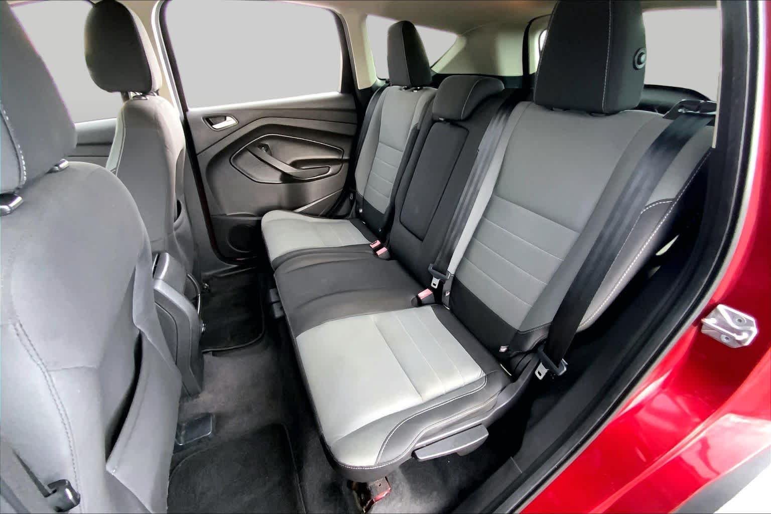 Used 2016 Ruby Red Metallic Tinted Clearcoat Ford SE image 20