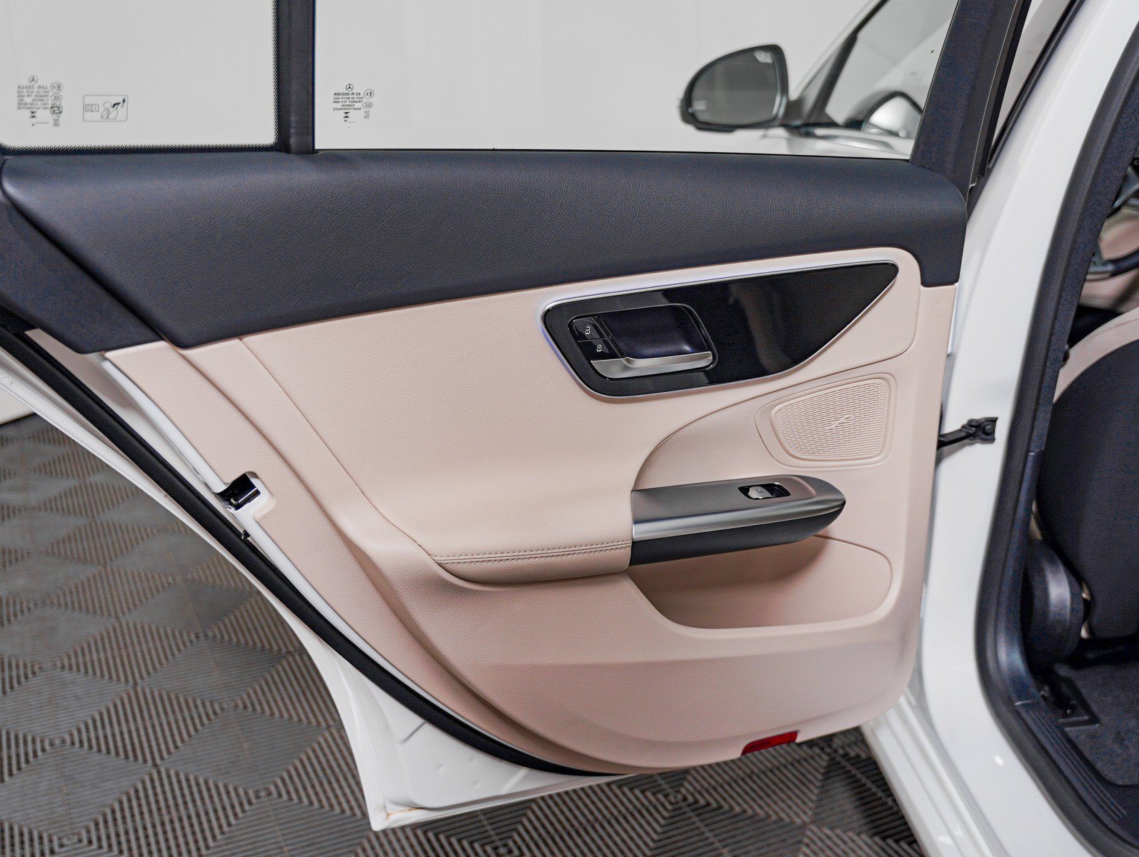New 2026 Polar White Mercedes-Benz C 300 image 24
