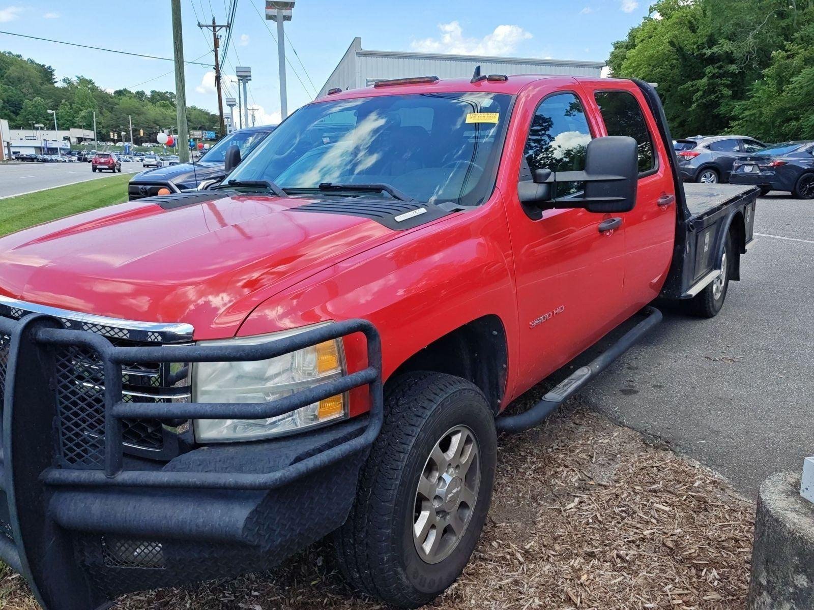 Used 2011 Victory Red Chevrolet SRW LT image 1