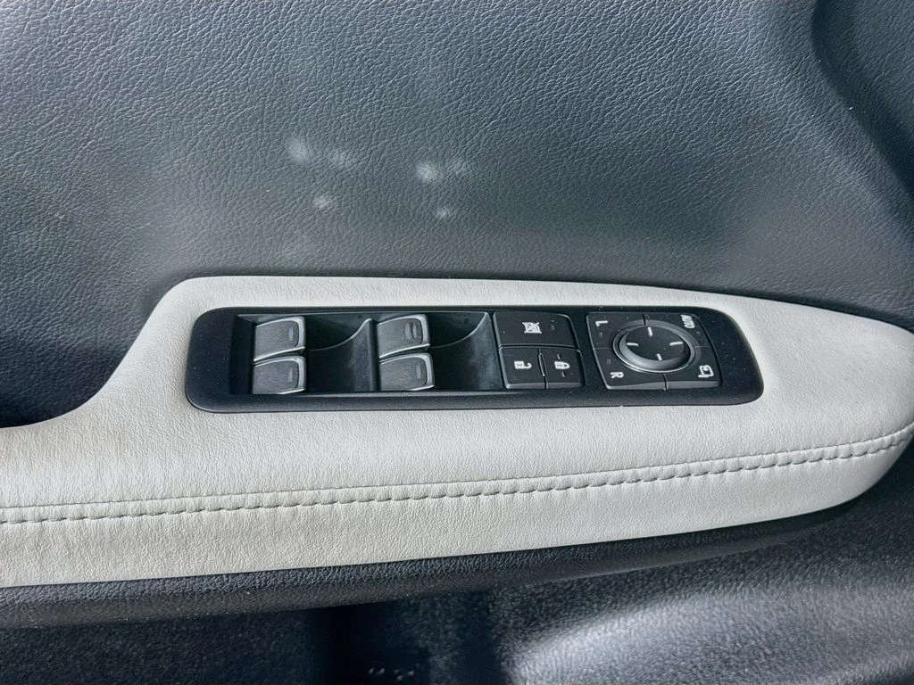 Used 2017 Silver Lexus 350 F Sport image 21