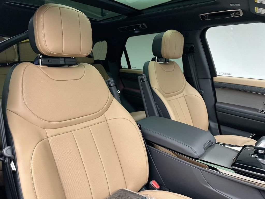 New 2026 Constellation Blue Ultra Metallic Gloss Land Rover Dynamic SE image 6