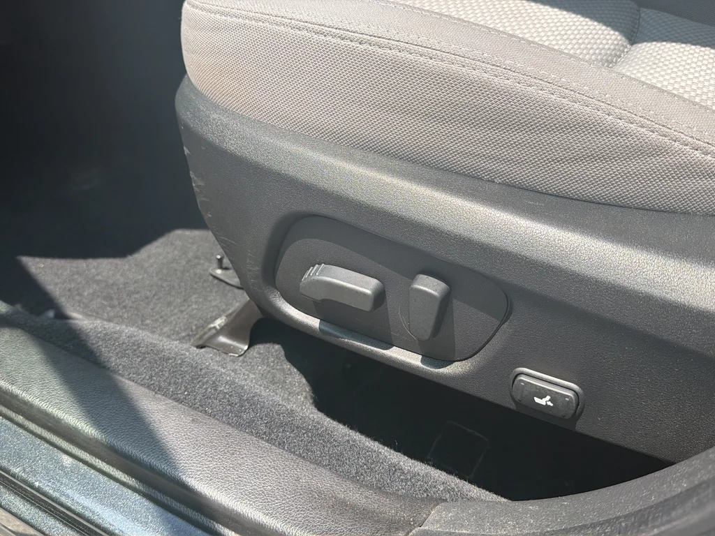 Used 2017 Dark Gray Metallic Subaru 2.5i Premium image 19
