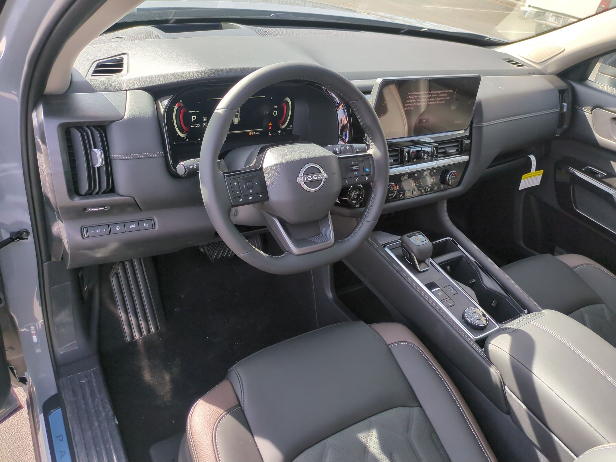 New 2026 Boulder Gray Pearl/Super Black Nissan Platinum image 10