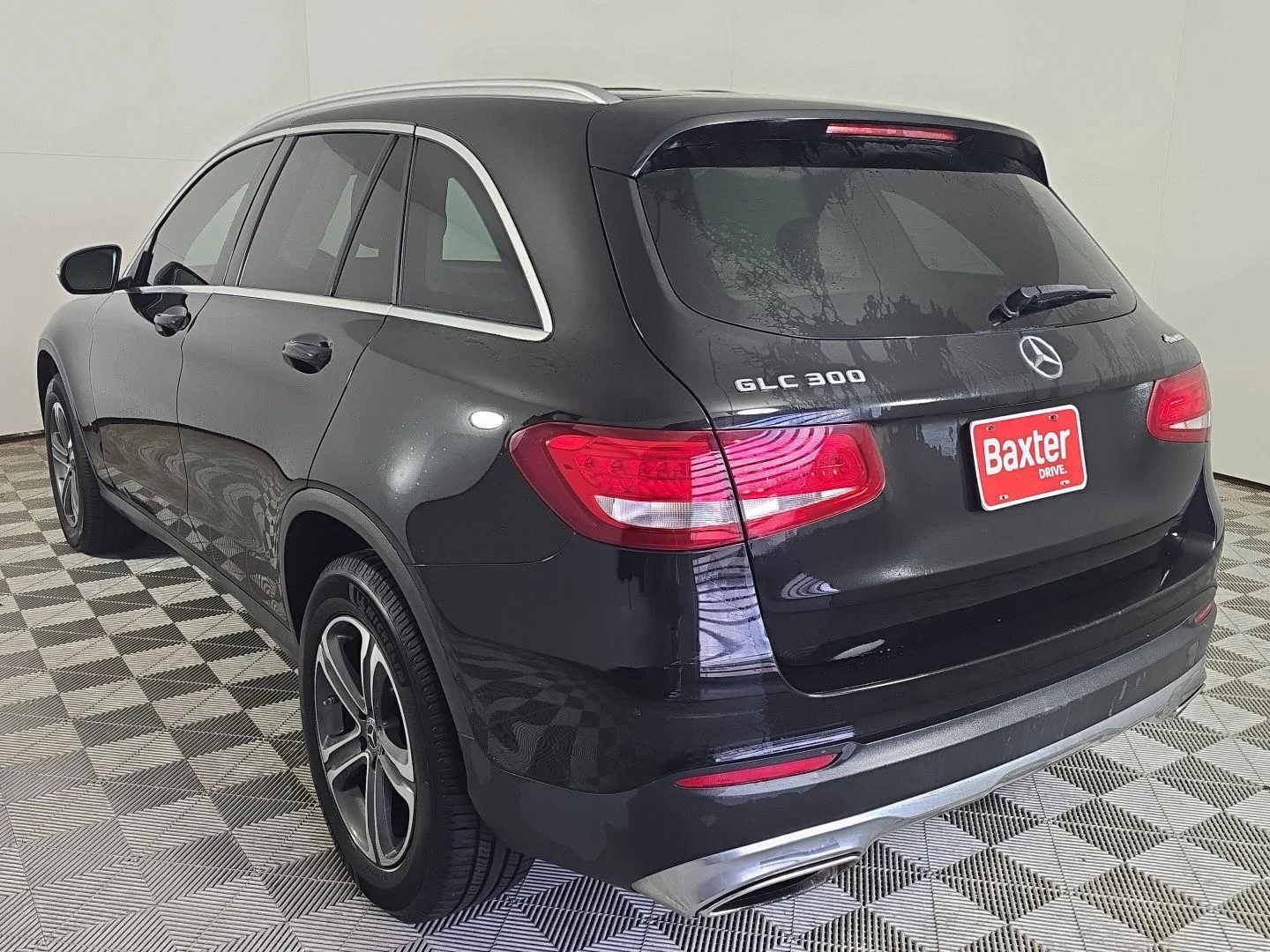 Used 2017 Black Mercedes-Benz GLC 300 4MATIC® SUV image 4