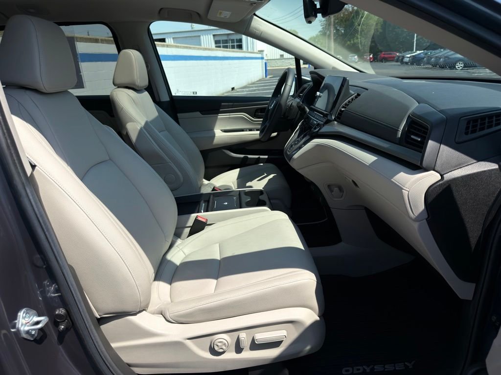 2025 Honda Odyssey EX-L - Photo 26