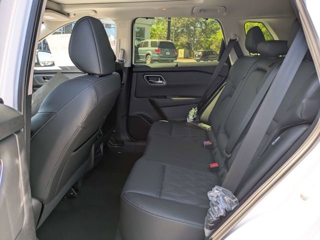 2026 Nissan Rogue Platinum - Photo 6