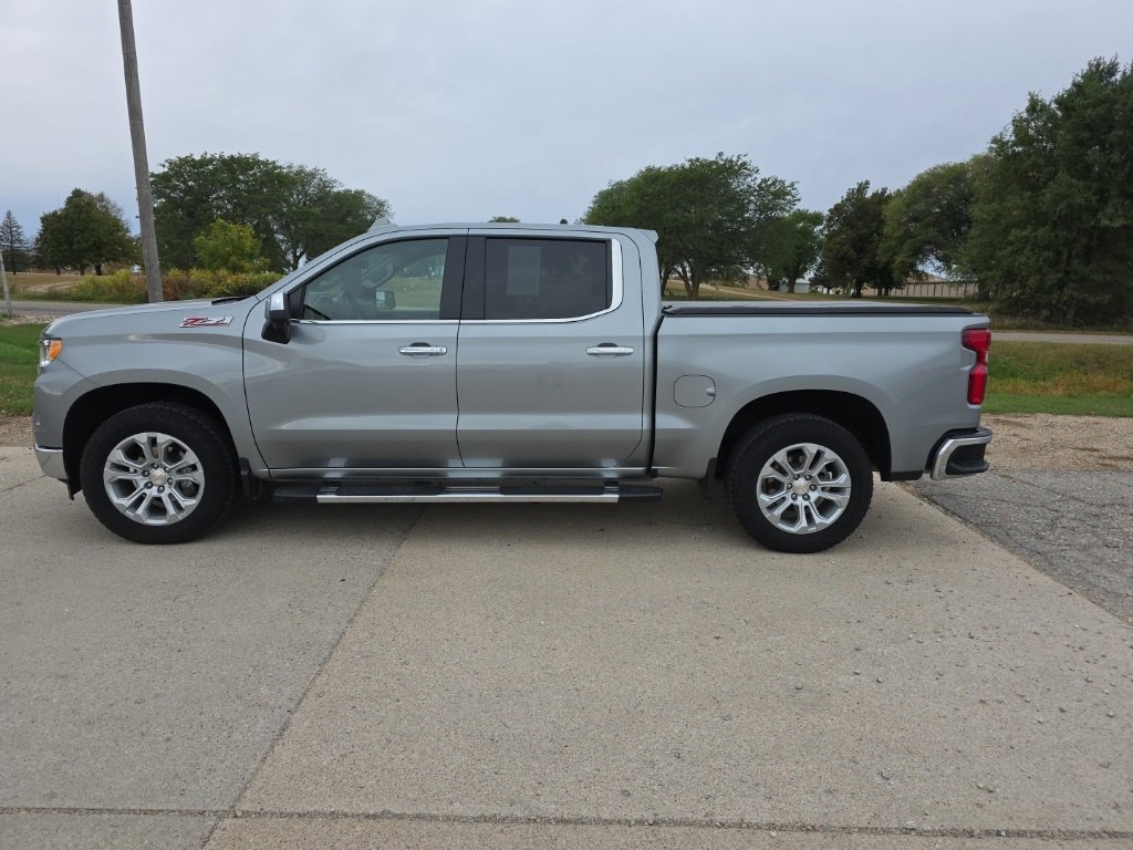 2025 Chevrolet Silverado 1500 LTZ photo 3