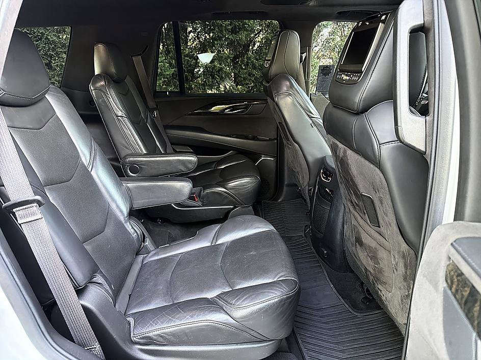 Used 2016 Crystal White Tricoat Cadillac Platinum image 21