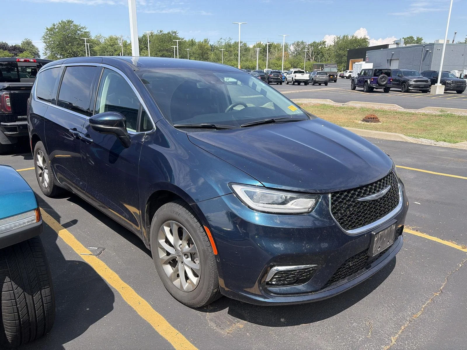 Used 2023 Fathom Blue Pearlcoat Chrysler Touring L image 2
