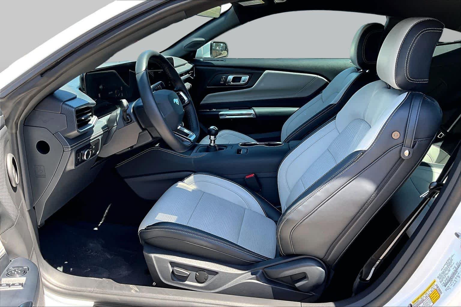 Certified Used 2025 Oxford White Ford GT Premium image 8
