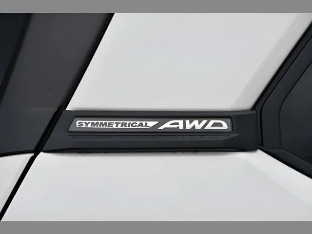 New 2026 CRYSTAL WHITE PEARL Subaru Limited image 30