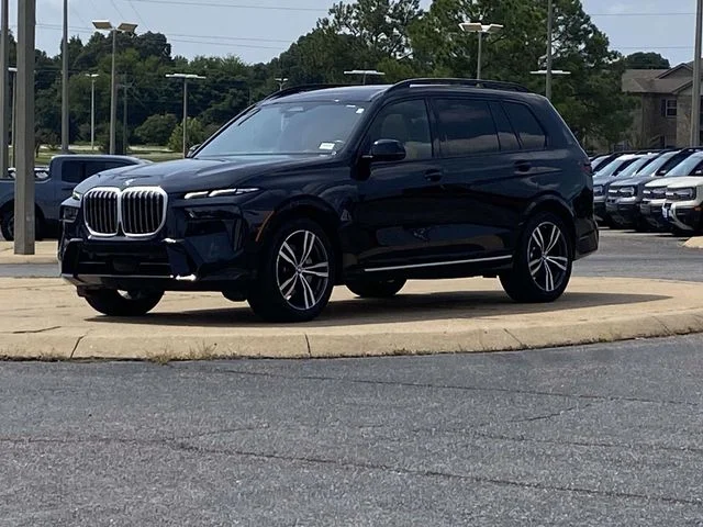 Used 2023 Black BMW xDrive40i image 6