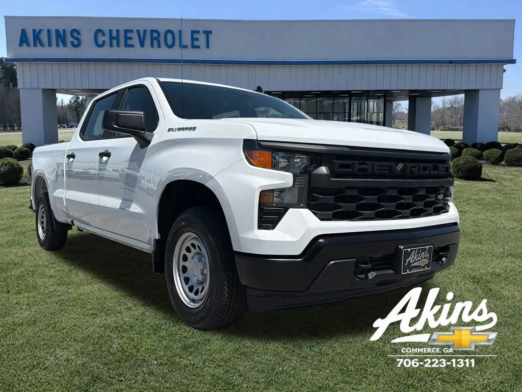New 2026 Summit White Chevrolet WT image 3