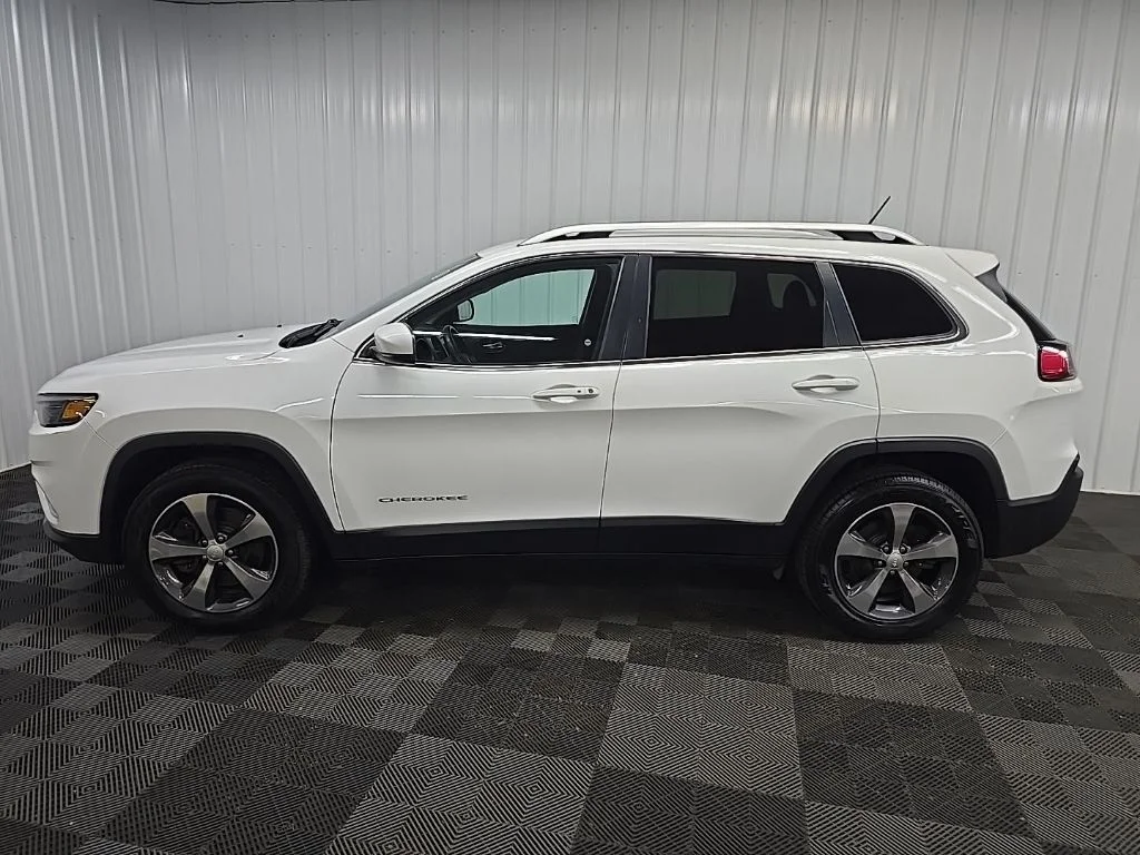Used 2020 White Jeep Limited image 5
