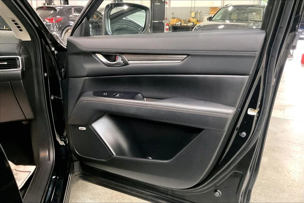 Used 2020 Black Mazda Grand Touring image 23