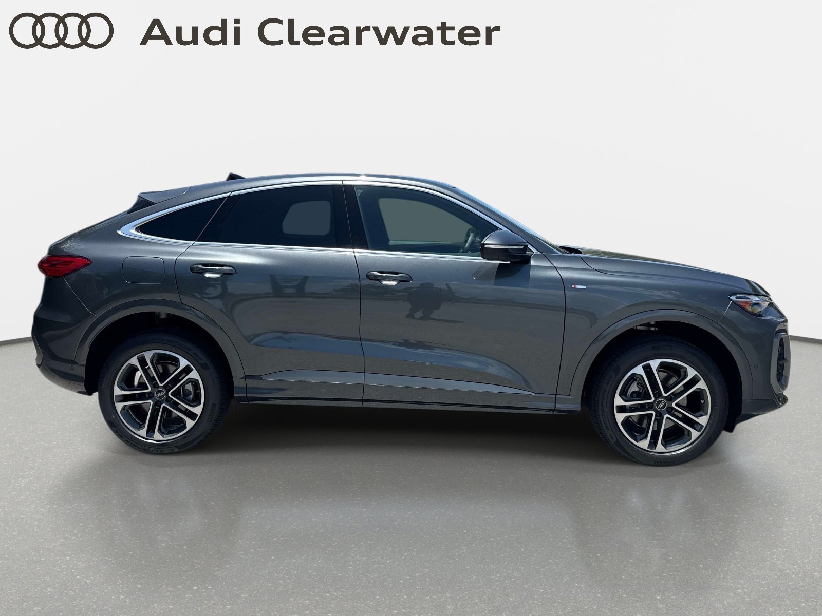 New 2026 Daytona Gray Pearl Effect Audi Premium image 5