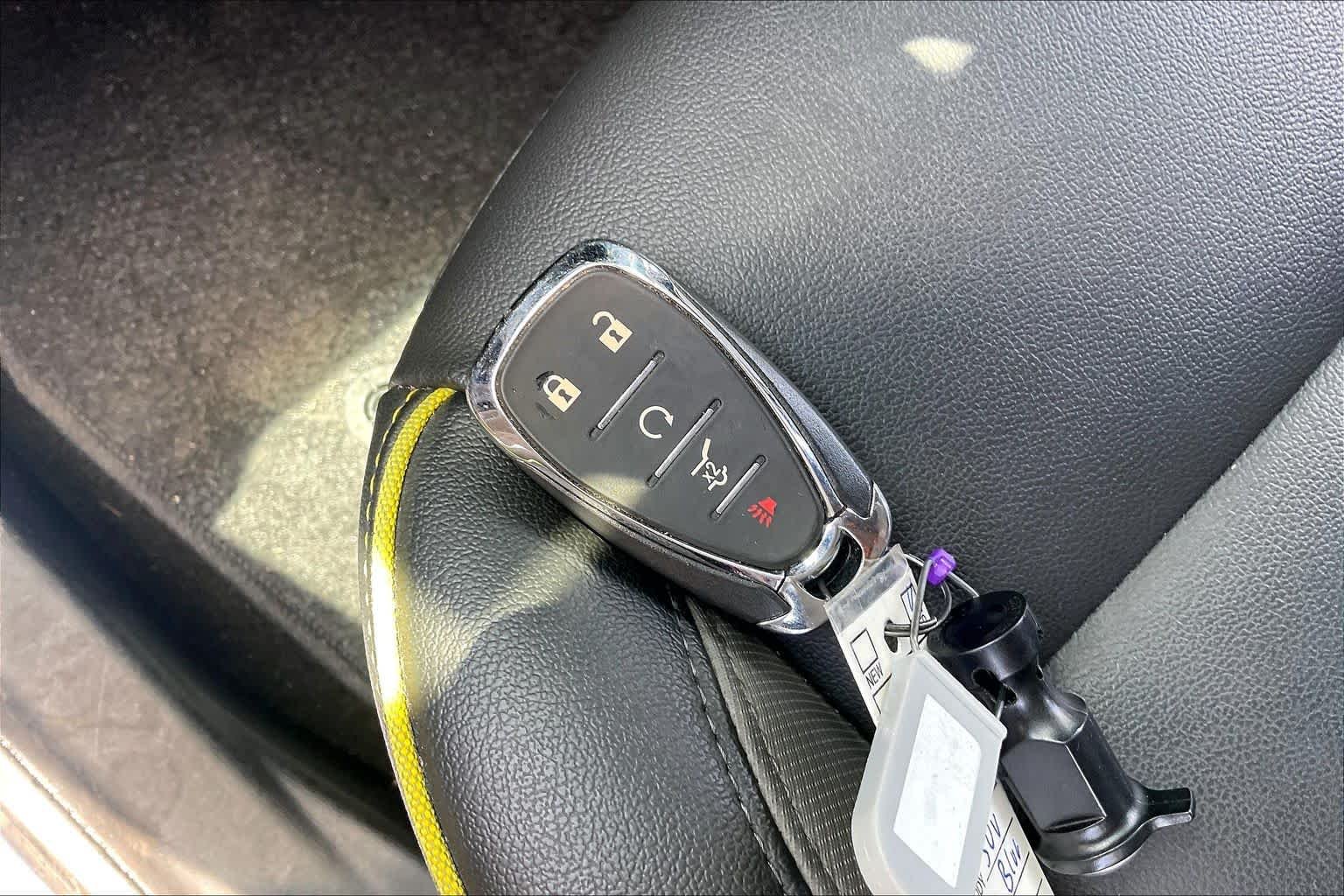 Used 2024 Fountain Blue Chevrolet ACTIV image 15