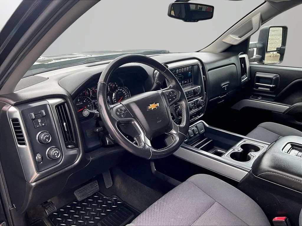 Used 2018 Black Chevrolet LT image 15