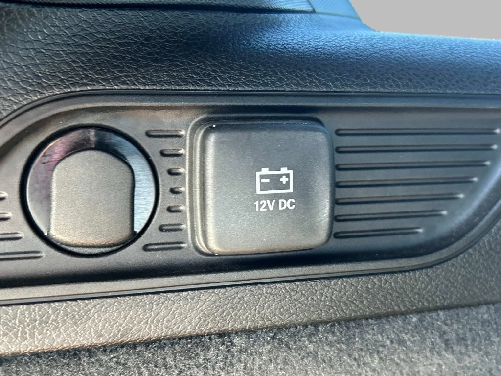 Used 2022 White Jeep Overland image 13