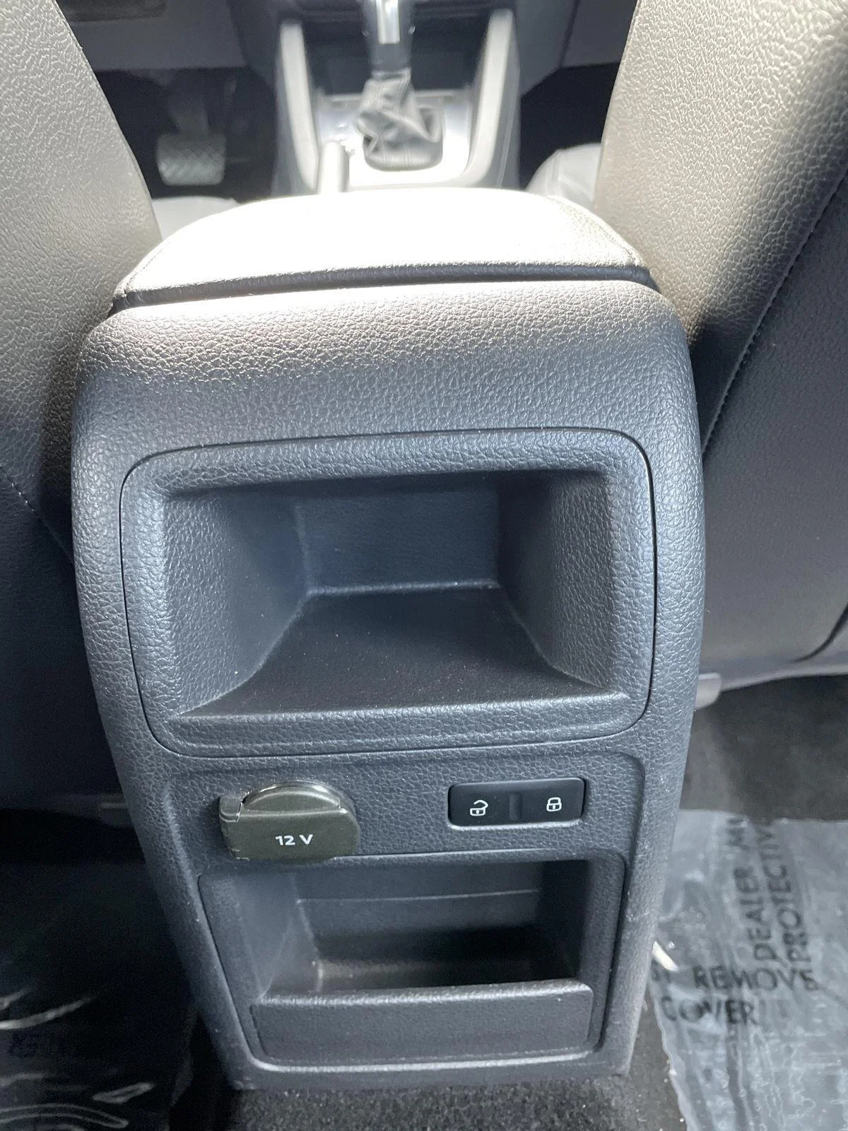 Used 2014 Platinum Gray Metallic Volkswagen SE image 23