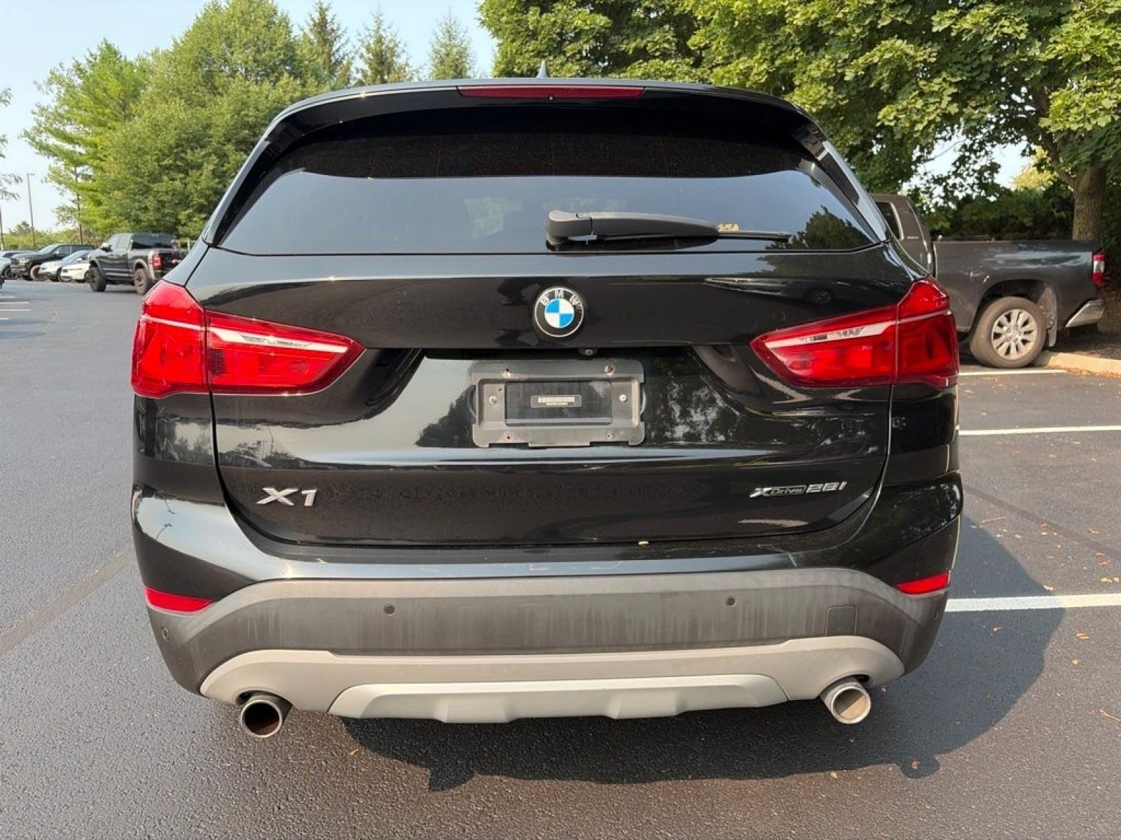 Used 2018 Jet Black BMW xDrive28i image 8