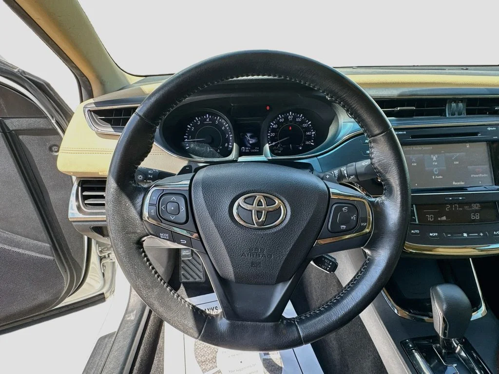 Used 2016 White Toyota XLE Premium image 11