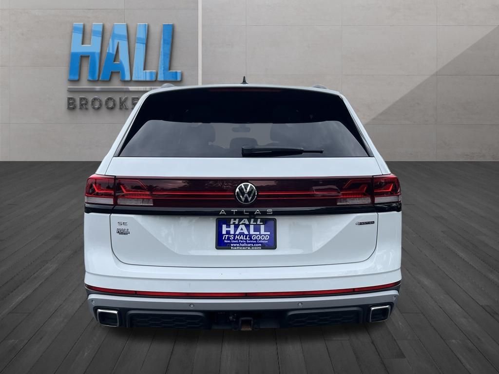 Used 2024 White Volkswagen 2.0T Peak Edition SE w/Technology image 5