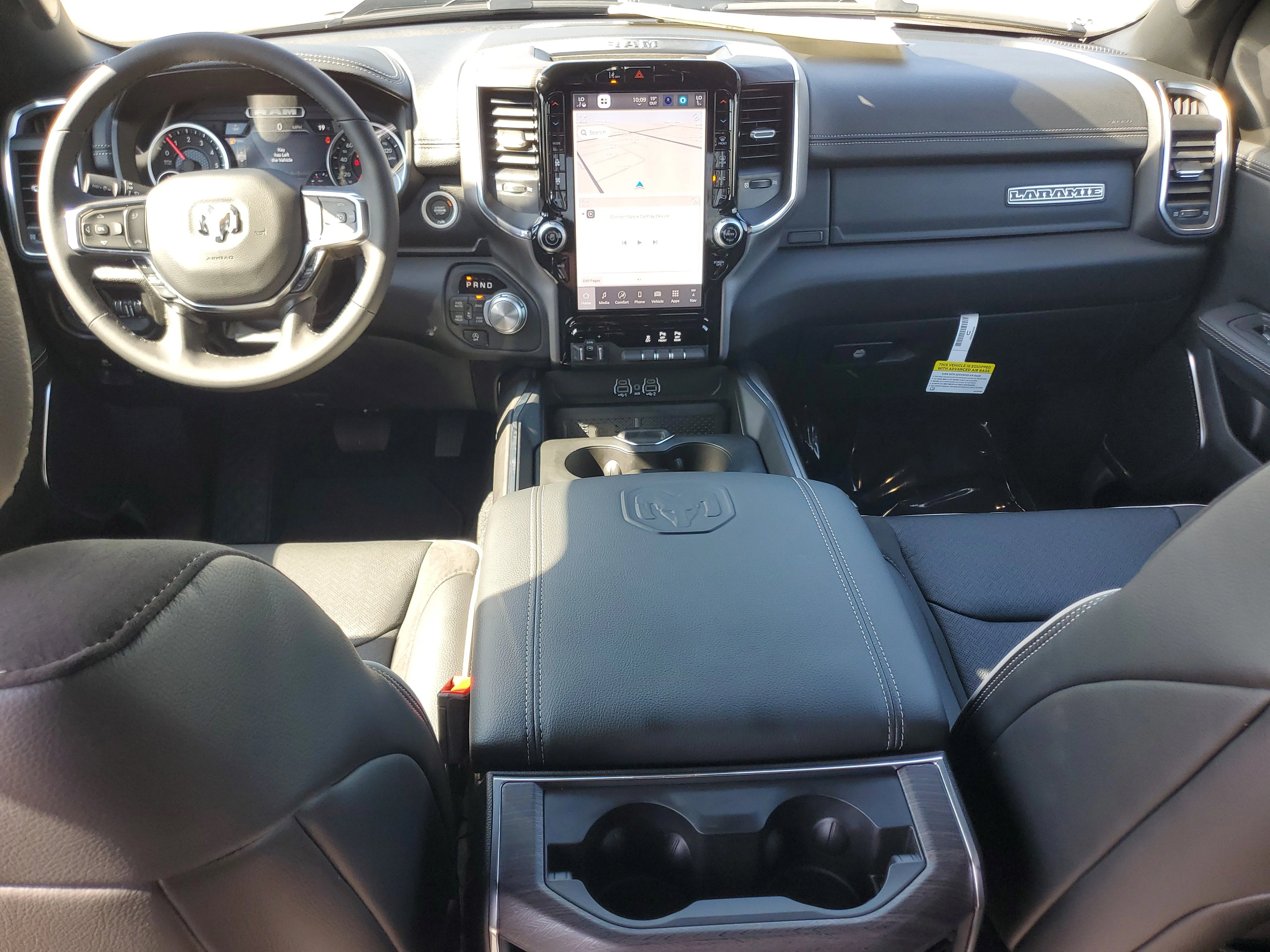 New 2026 Diamond Black Crystal Pearl-Coat Exterior Paint RAM Laramie image 17