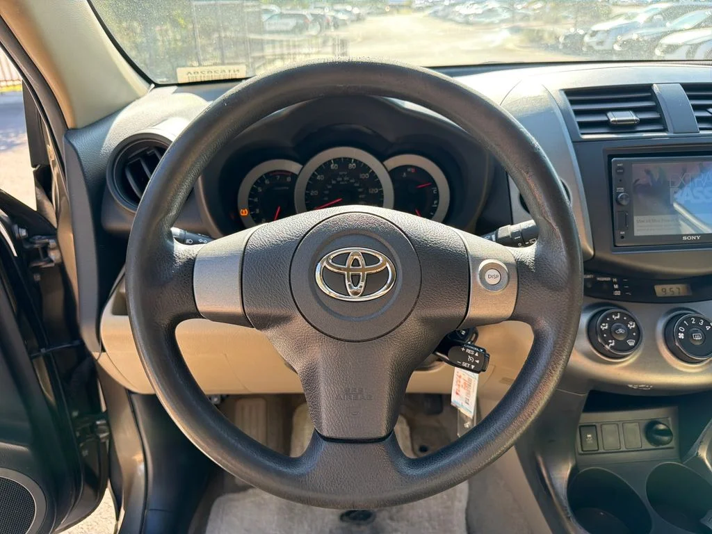 Used 2010 Brown Toyota Base image 20