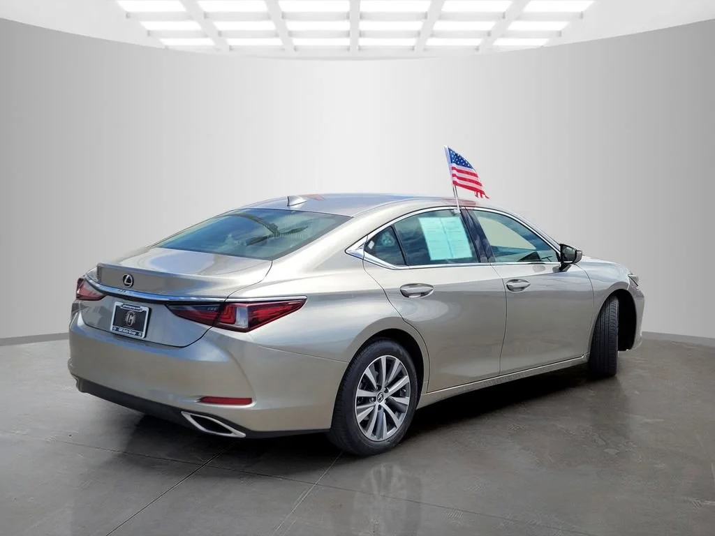 Used 2019  Lexus ES 350 image 4